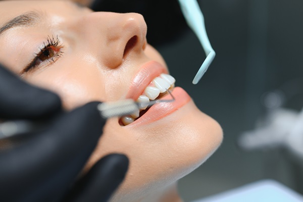 Why Choose A Cosmetic Dentist For Your Smile Makeover?